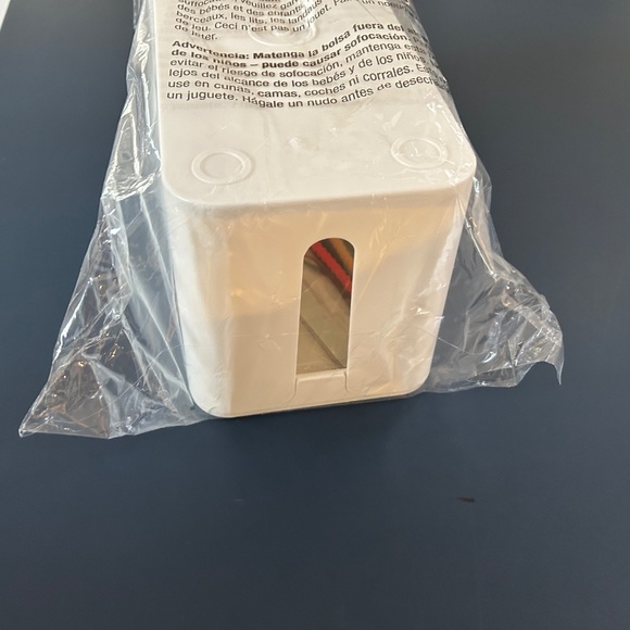 White Cable Management Box with Lid & Cable Ties - Picture 2 of 11